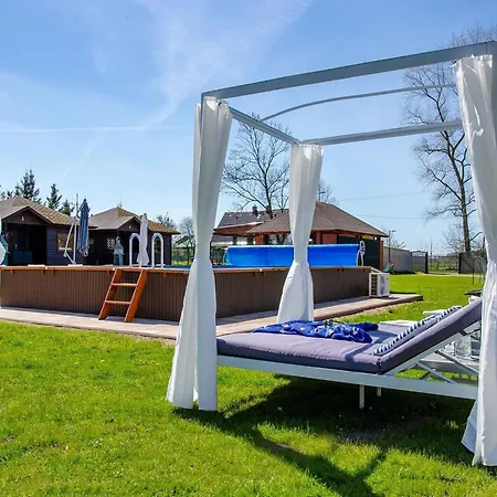 Center With Pool, Lacko Nyaraló Lacko (Slawno)