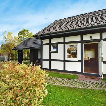 Nyaraló Center With Pool, Lacko *