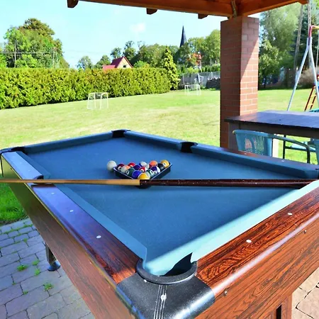 Center With Pool, Lacko