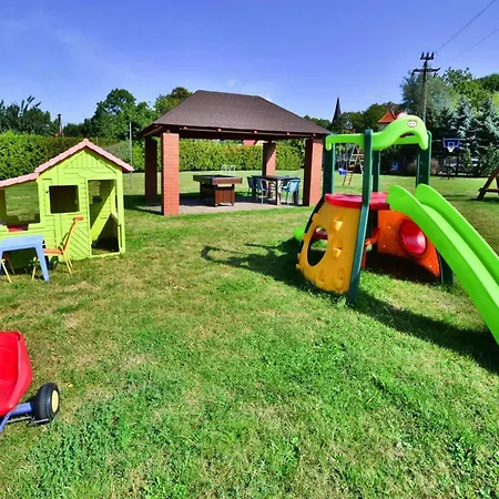 Center With Pool, Lacko Nyaraló Lacko (Slawno)